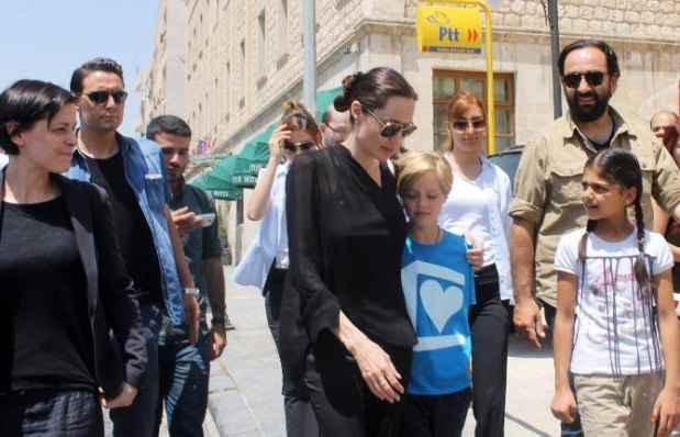 Facebook/MOMGELINA-Jolie-Pitt-Kids-source/Reprodução Facebook/MOMGELINA-Jolie-Pitt-Kids-source/Reprodução