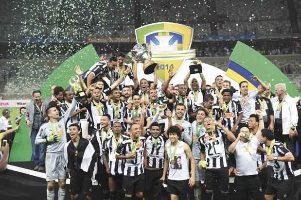 Os heróis na conquista inédita da Copa do Brasil: time conseguiu virar jogos considerados impossíveis, como contra o Corinthians e o Flamengo, e bateu o arquirrival Cruzeiro na final(foto: Juarez Rodrigues/EM/D.A Press) Os heróis na conquista inédita da Copa do Brasil: time conseguiu virar jogos considerados impossíveis, como contra o Corinthians e o Flamengo, e bateu o arquirrival Cruzeiro na final(foto: Juarez Rodrigues/EM/D.A Press)