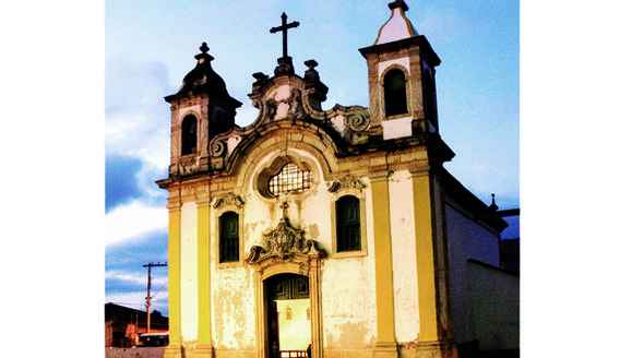 Igreja Matriz de Santo Antnio, em Ouro Branco:(foto: Joo Castilho/divulgao, Luigi De Frenza/divulgao)