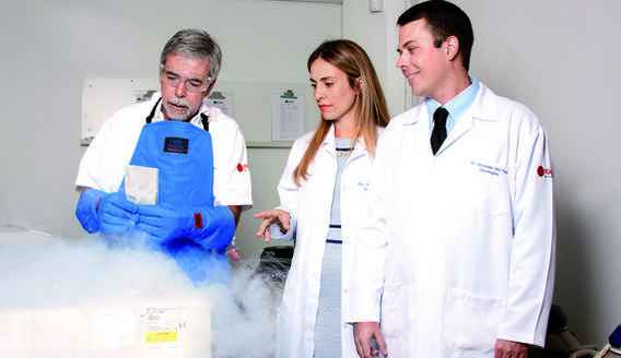 O oncologista Wellington Morais de Azevedo, primeiro a realizar transplante de medula ssea em BH(foto: Jnia Garrido, Eugnio Gurgel, Geraldo Goulart)