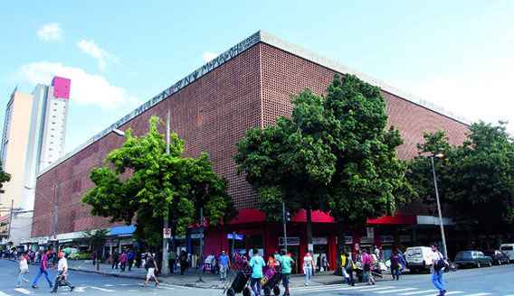 Depois de ficar mais de 40 anos esquecido, o Mercado Novo atrai a juventude da cidade(foto: Júnia Garrido, Samuel Gê) Depois de ficar mais de 40 anos esquecido, o Mercado Novo atrai a juventude da cidade(foto: Júnia Garrido, Samuel Gê)