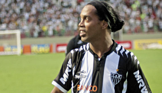 Ronaldinho Gacho, no jogo Atltico x Cruzeiro, o ltimo do Campeonato Brasileiro de 2012(foto: Eugnio Gurgel)