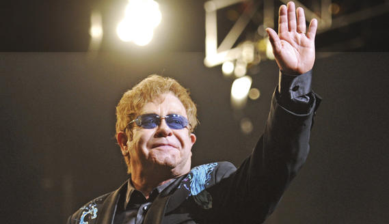 O britnico Elton John: apresentao marcada para o ms que vem no Mineiro(foto: Divulgao)