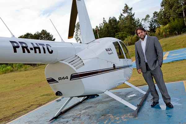 O advogado Marcelo Tostes considera a aeronave imprescindvel para negcios e lazer: 
