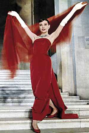 Audrey Hepburn com o o calado no filme Cinderela em Paris(foto: Internet)