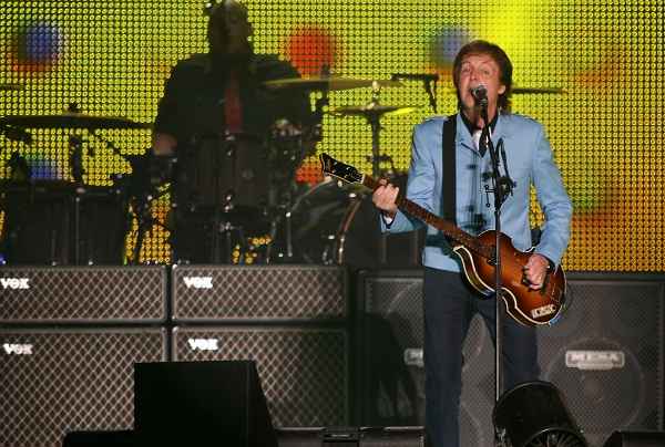 Paul McCartney encanta os 50 mil fs no show de estreia da turn mundial Out There(foto: Eugnio Gurgel)