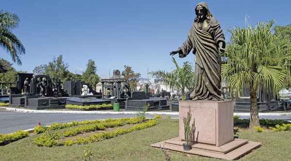 Homenagem a Otaclio Negro de Lima: sepultura do primeiro prefeito de BH fica em lugar especial(foto: Cludio Cunha)