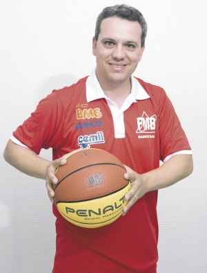 lvaro Cotta Teixeira, presidente da Federao Mineira de Basketball: 