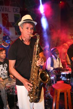 Chico Amaral tocou junto com a banda Coceira no Bibico(foto: Eugnio Gurgel)