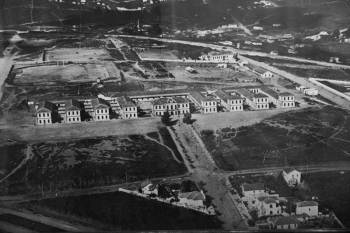 Preparados para o combate: desde o início do século passado, o Exército já ocupava uma imensa área no bairro e treinava recrutas para uma possível guerra(foto: Reprodução/Cláudio Cunha) Preparados para o combate: desde o início do século passado, o Exército já ocupava uma imensa área no bairro e treinava recrutas para uma possível guerra(foto: Reprodução/Cláudio Cunha)