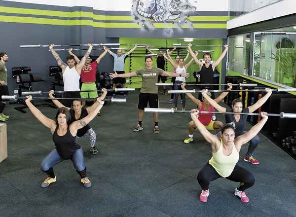 Em apenas trs anos, Belo Horizonte j tem cerca de 10 academias de CrossFit: treinamento inspirado nas bases militares norte-americanas(foto: Samuel G)