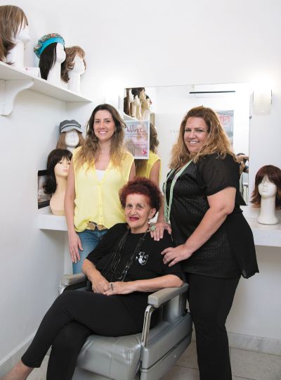 Wilma, Ana e Fernanda: mãe, filha e neta à frente de um negócio com pouca concorrência na Savassi(foto: Pedro Nicoli/Encontro) Wilma, Ana e Fernanda: mãe, filha e neta à frente de um negócio com pouca concorrência na Savassi(foto: Pedro Nicoli/Encontro)