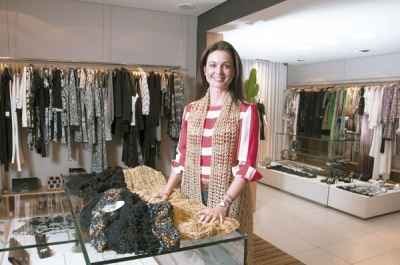 A estilista Valria Lemos, da loja Essenciale, de BH, foi a primeira cliente: 