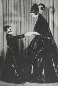A madame Jeanne Lanvin e sua filha, em foto de 1907, e que passou a ser o smbolo de sua grife de alta costura(foto: Lanvin/Divulgao)