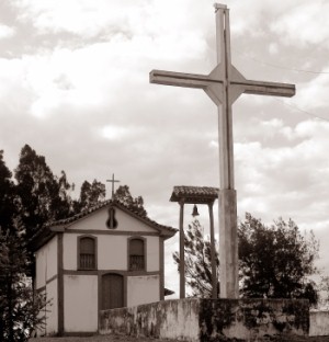 A capela foi construda em meados do sculo XIX e fazia parte do patrimnio histrico de Itana(foto: Mrcio Carvalho/Divulgao)