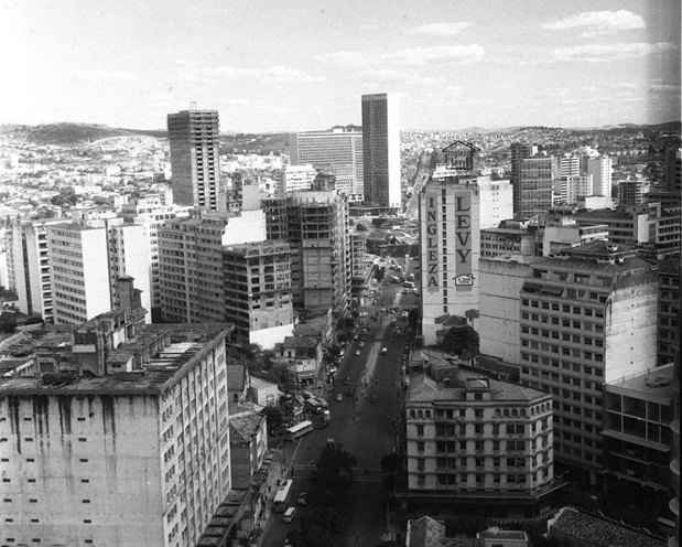 Vista panormica da avenida Amazonas. Ao fundo, o Conjunto JK e a praa Raul Soares(foto: APCBH/ASCOM/Divulgao)
