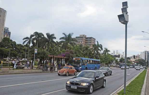 Avenida dos Andradas com rua Caetés, no centro: um dos radares que mais registram avanço de sinal vermelho(foto: Eugênio Gurgel/Encontro) Avenida dos Andradas com rua Caetés, no centro: um dos radares que mais registram avanço de sinal vermelho(foto: Eugênio Gurgel/Encontro)