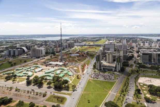 O projeto original de Lúcio Costa foi bastante modificado para adaptar a capital do país às necessidades dos últimos 55 anos(foto: Wikimedia/Reprodução) O projeto original de Lúcio Costa foi bastante modificado para adaptar a capital do país às necessidades dos últimos 55 anos(foto: Wikimedia/Reprodução)