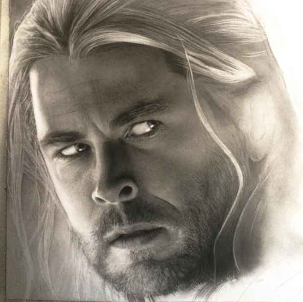 No momento, Ana está trabalhando na imagem do personagem Thor, e, para ela, é o desenho mais trabalhoso, devido ao contraste (foto: Facebook/AnaAntunesAtwork/Reprodução) No momento, Ana está trabalhando na imagem do personagem Thor, e, para ela, é o desenho mais trabalhoso, devido ao contraste (foto: Facebook/AnaAntunesAtwork/Reprodução)