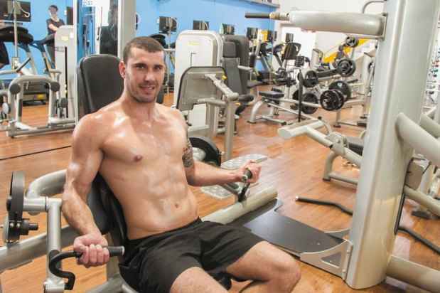 O personal trainer Frederico Marques, de 27 anos, usa o queimador de gordura com moderação e o acompanhamento de especialistas: O personal trainer Frederico Marques, de 27 anos, usa o queimador de gordura com moderação e o acompanhamento de especialistas: