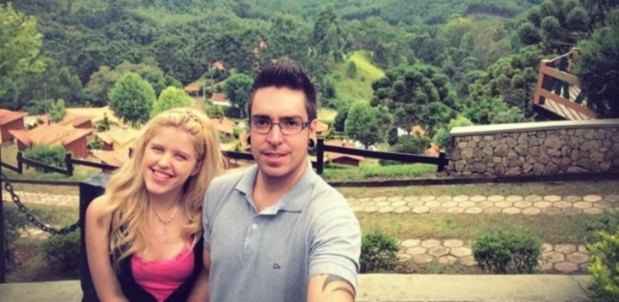 A estudante Desirée Rivas e o noivo Thiago Klapar avaliaram negativamente uma pousada mineira no site TripAdvisor, e acabaram sendo ameaçados pelo estabelecimento(foto: Facebook/Desirée Rivas/Reprodução) A estudante Desirée Rivas e o noivo Thiago Klapar avaliaram negativamente uma pousada mineira no site TripAdvisor, e acabaram sendo ameaçados pelo estabelecimento(foto: Facebook/Desirée Rivas/Reprodução)