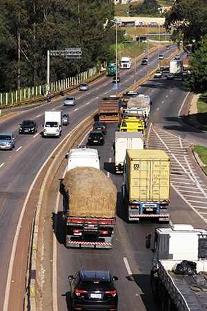 Anel Rodoviário, entre os bairros Olhos D'Água e Betânia: trecho é considerado o mais perigoso da rodovia(foto: Rogério Sol/Encontro) Anel Rodoviário, entre os bairros Olhos D'Água e Betânia: trecho é considerado o mais perigoso da rodovia(foto: Rogério Sol/Encontro)