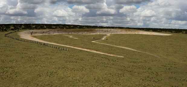 A descoberta mostra que o monumento neolítico de cerca de 4,5 mil anos era disposto em forma de 'C'(foto: Ludwig Boltzmann Institute/Divulgação) A descoberta mostra que o monumento neolítico de cerca de 4,5 mil anos era disposto em forma de 'C'(foto: Ludwig Boltzmann Institute/Divulgação)