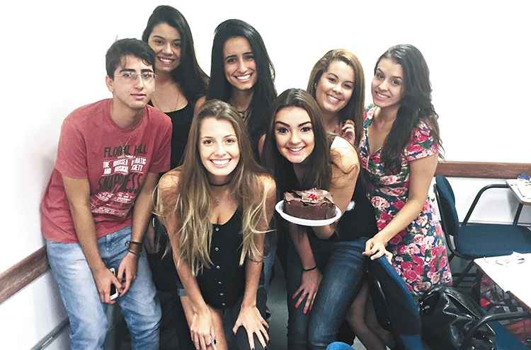 Com os novos colegas do curso de jornalismo, na PUC Minas: Com os novos colegas do curso de jornalismo, na PUC Minas: