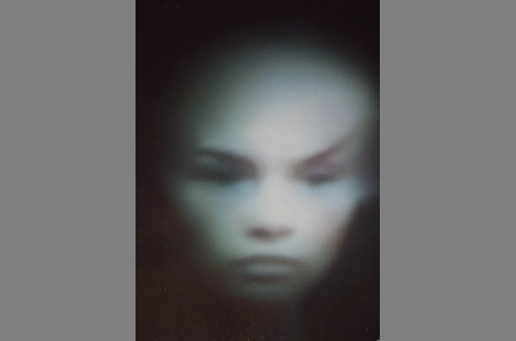 Outra imagem de um suposto ser alienígena, que teria sido registrado pelo italiano Maurizio Cavallo(foto: Centroclarion.it/Reprodução) Outra imagem de um suposto ser alienígena, que teria sido registrado pelo italiano Maurizio Cavallo(foto: Centroclarion.it/Reprodução)