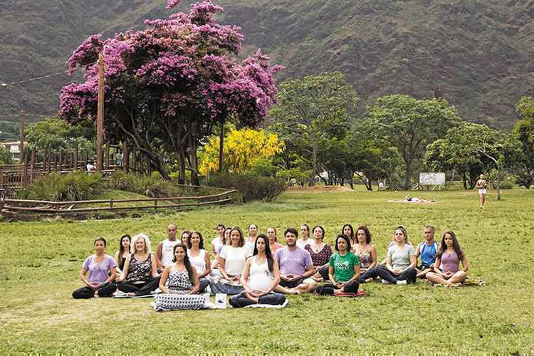 Grupos de BH se reúnem em locais públicos da cidade, como a praça do Papa: atividades abertas a quem se interessar(foto: Rogério Sol/Encontro) Grupos de BH se reúnem em locais públicos da cidade, como a praça do Papa: atividades abertas a quem se interessar(foto: Rogério Sol/Encontro)
