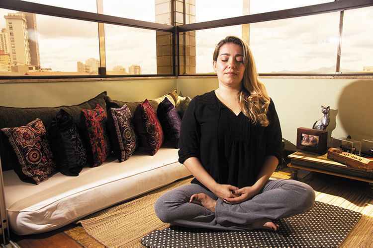 Juliana Ferraz abandonou os remédios para dormir: Juliana Ferraz abandonou os remédios para dormir: