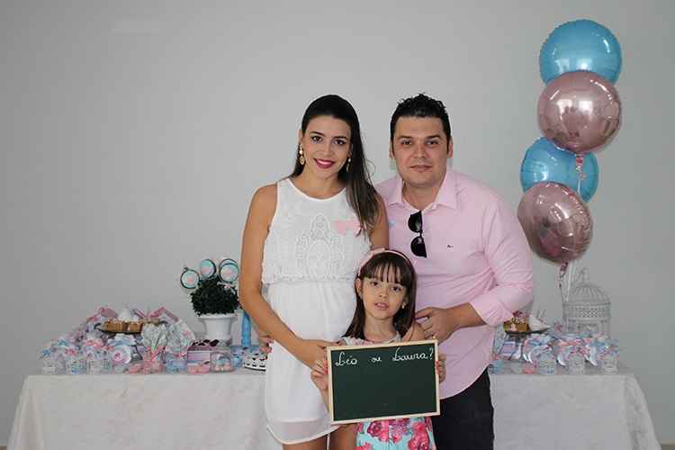 Rejane Pereira, o marido, Sérgio Luiz Tófani Júnior, e a filha Júlia: Rejane Pereira, o marido, Sérgio Luiz Tófani Júnior, e a filha Júlia: