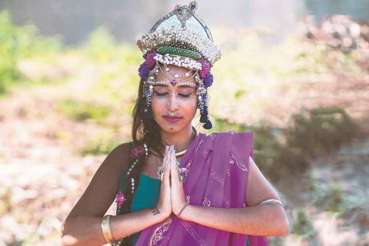 Flora Rajão, uma das fundadoras do bloco de carnaval Pena de Pavão de Krishna: Flora Rajão, uma das fundadoras do bloco de carnaval Pena de Pavão de Krishna: