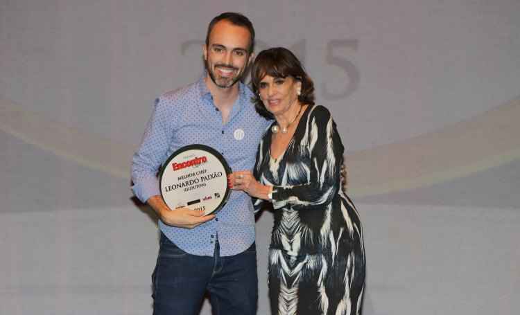 O chef Leonardo Paixão conquistou pela segunda vez seguida o título de Melhor Chef, da Encontro Gastrô, em 2015(foto: Dudua's Profeta/Encontro) O chef Leonardo Paixão conquistou pela segunda vez seguida o título de Melhor Chef, da Encontro Gastrô, em 2015(foto: Dudua's Profeta/Encontro)
