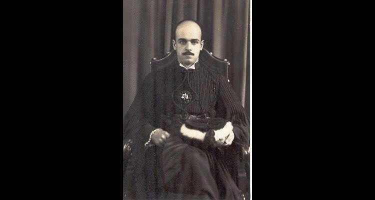 Em 1942, Murilo Rubião forma-se em Direito, profissão que deixou de lado para se tornar um dos maiores escritores brasileiros(foto: Murilorubiao.com.br/Reprodução) Em 1942, Murilo Rubião forma-se em Direito, profissão que deixou de lado para se tornar um dos maiores escritores brasileiros(foto: Murilorubiao.com.br/Reprodução)