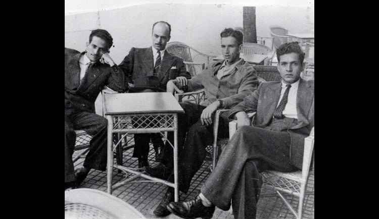 Os escritores mineiros Otto Lara Resende, Murilo Rubião, Fernando Sabino e Hélio Pellegrino, em foto feita em Belo Horizonte, em 1943(foto: Murilorubiao.com.br/Reprodução) Os escritores mineiros Otto Lara Resende, Murilo Rubião, Fernando Sabino e Hélio Pellegrino, em foto feita em Belo Horizonte, em 1943(foto: Murilorubiao.com.br/Reprodução)