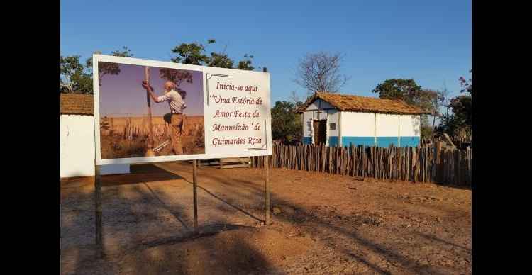 A pequena cidade de Andrequicé, distrito de Três Marias, no norte de Minas Gerais, celebra todos os anos seu filho mais ilustre: o vaqueiro Manuelzão, personagem de Guimarães Rosa(foto: Léo Rodrigues/Agência Brasil/Divulgação) A pequena cidade de Andrequicé, distrito de Três Marias, no norte de Minas Gerais, celebra todos os anos seu filho mais ilustre: o vaqueiro Manuelzão, personagem de Guimarães Rosa(foto: Léo Rodrigues/Agência Brasil/Divulgação)