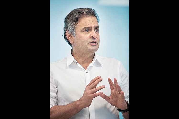 O senador Aécio Neves, autor de oito projetos em tramitação sobre o tema: O senador Aécio Neves, autor de oito projetos em tramitação sobre o tema: