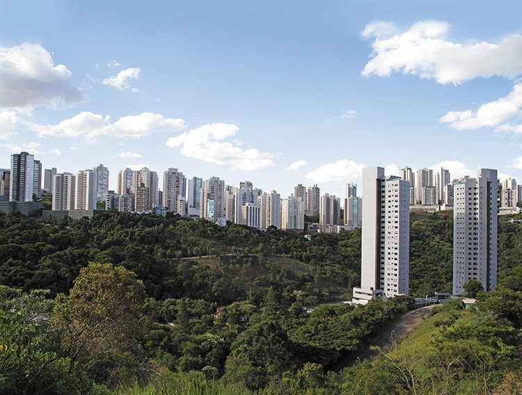 O verde e o concreto se misturam na paisagem do Vila da Serra e do Vale do Sereno: moradores e construtoras elogiam o crescimento ordenado da região(foto: Ronaldo Dolabella/Encontro) O verde e o concreto se misturam na paisagem do Vila da Serra e do Vale do Sereno: moradores e construtoras elogiam o crescimento ordenado da região(foto: Ronaldo Dolabella/Encontro)