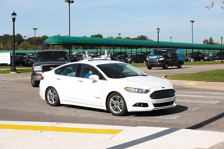 A aposta da Ford: montadora americana testa unidade do Fusion autônomo em rua de Dearborn, Michigan(foto: Divulgação) A aposta da Ford: montadora americana testa unidade do Fusion autônomo em rua de Dearborn, Michigan(foto: Divulgação)