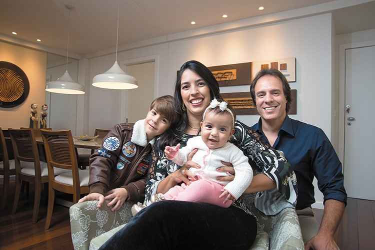 Roberto Lúcio Gomes Faêda e a mulher, Andrea, moram com os filhos Rafael e Marina no coração do São Bento: Roberto Lúcio Gomes Faêda e a mulher, Andrea, moram com os filhos Rafael e Marina no coração do São Bento: