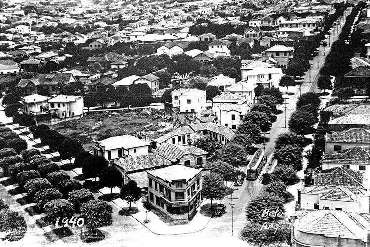 Registro de 1940: esquina da avenida Bias Fortes com rua Santa Catarina(foto: Reprodução/Cláudio Cunha/Encontro) Registro de 1940: esquina da avenida Bias Fortes com rua Santa Catarina(foto: Reprodução/Cláudio Cunha/Encontro)