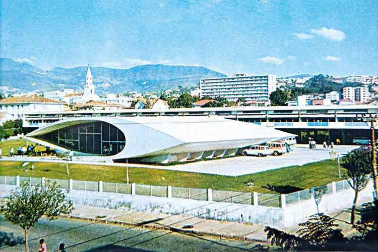 Auditório da Escola Estadual Milton Campos em formato de mata-borrão: instituição, projetada por Niemeyer, foi inaugurada em 1956(foto: Reprodução/Eugênio Gurgel/Encontro/Arquivo) Auditório da Escola Estadual Milton Campos em formato de mata-borrão: instituição, projetada por Niemeyer, foi inaugurada em 1956(foto: Reprodução/Eugênio Gurgel/Encontro/Arquivo)