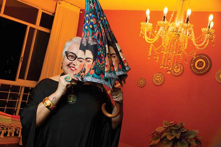 A gerente comercial Lena Fraga é fã de carteirinha de Frida e tem um arsenal de coisas com a imagem da pintora: A gerente comercial Lena Fraga é fã de carteirinha de Frida e tem um arsenal de coisas com a imagem da pintora:
