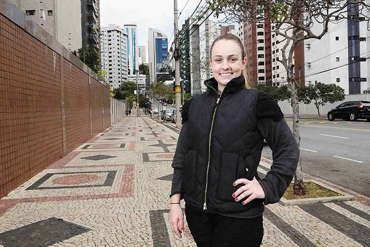 A analista de marketing Camila Grassi diz que não sai dali de jeito nenhum: A analista de marketing Camila Grassi diz que não sai dali de jeito nenhum: