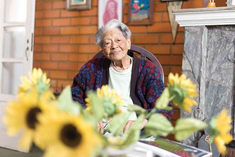 Dona Elza de Moura, de 102 anos: 'Tínhamos liberdade e tempo para trabalhar e se divertir Dona Elza de Moura, de 102 anos: 'Tínhamos liberdade e tempo para trabalhar e se divertir