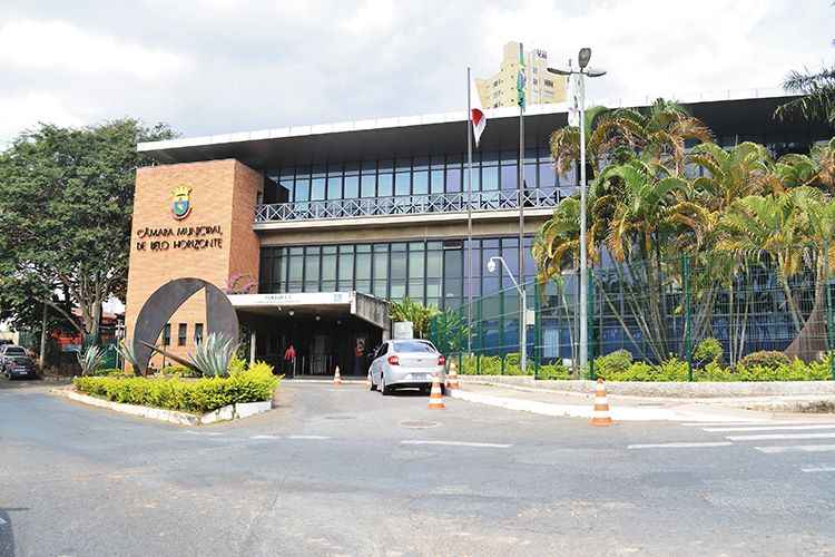 Prédio da Câmara Municipal de BH, construído para receber os vereadores: casa foi transferida da rua Tamoios, no centro, para o bairro em 1988(foto: Violeta Andrada/Encontro) Prédio da Câmara Municipal de BH, construído para receber os vereadores: casa foi transferida da rua Tamoios, no centro, para o bairro em 1988(foto: Violeta Andrada/Encontro)