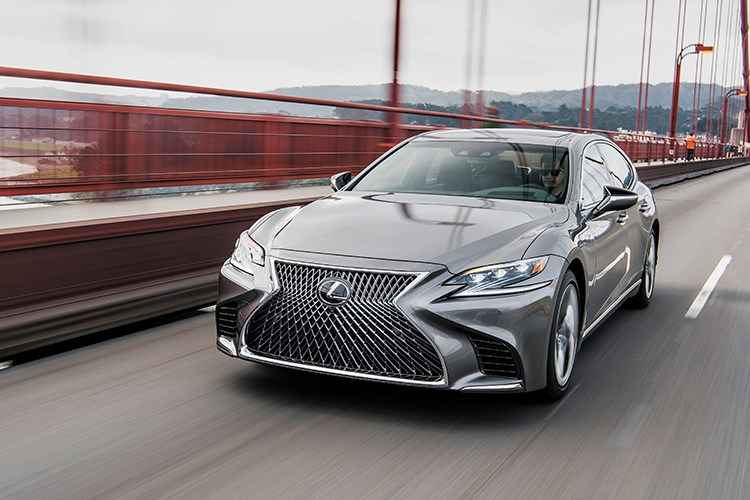 O novo Lexus LS utiliza materiais leves, incluindo aço prensado a quente de alta tensão e outras ligas de aço em áreas críticas: mais resistente(foto: Divulgação) O novo Lexus LS utiliza materiais leves, incluindo aço prensado a quente de alta tensão e outras ligas de aço em áreas críticas: mais resistente(foto: Divulgação)