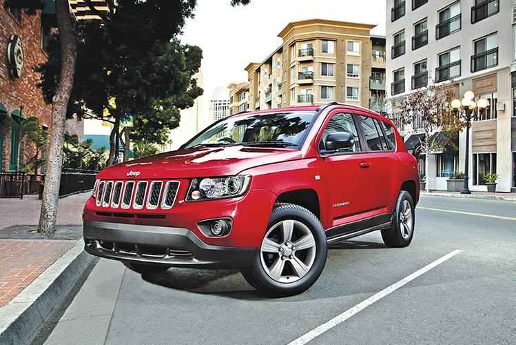 O Jeep Compass: com boa relação custo-benefício, utilitário esportivo desbancou o Honda HRV do primeiro lugar em vendas no segmento(foto: Divulgação) O Jeep Compass: com boa relação custo-benefício, utilitário esportivo desbancou o Honda HRV do primeiro lugar em vendas no segmento(foto: Divulgação)
