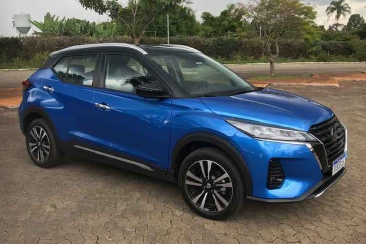 nissan kicks azul 2022